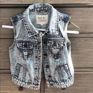 Washed denim vest